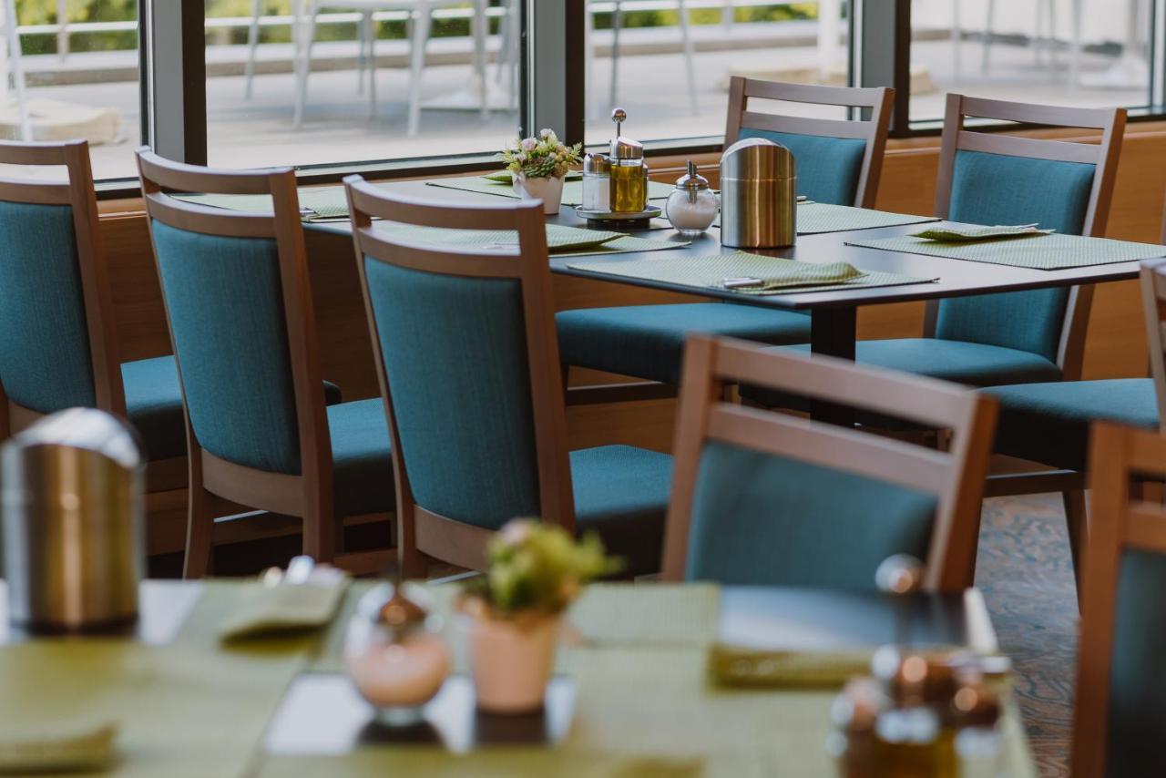 Ensana Ursina Hotel Совата Екстериор снимка